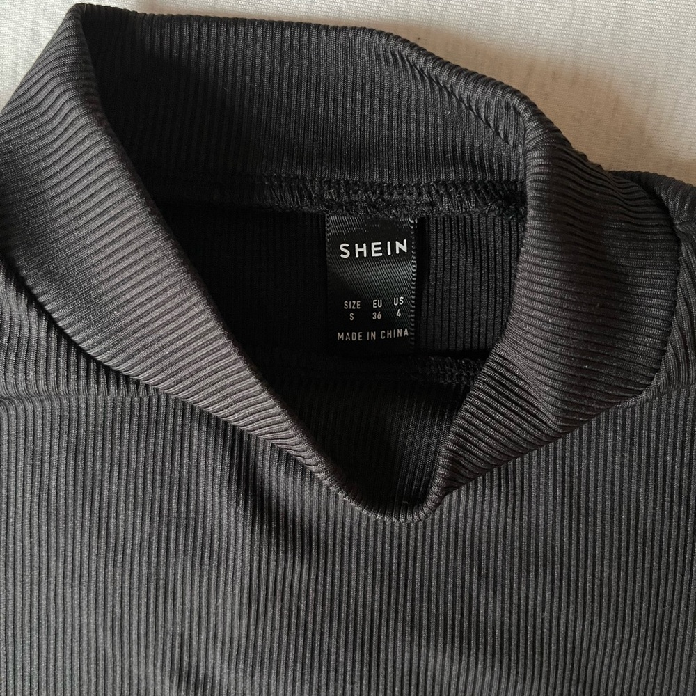 ✨ 3 for $10 ✨ SHEIN S Ribbed Mock Neck Tops! - Picture 10 of 16